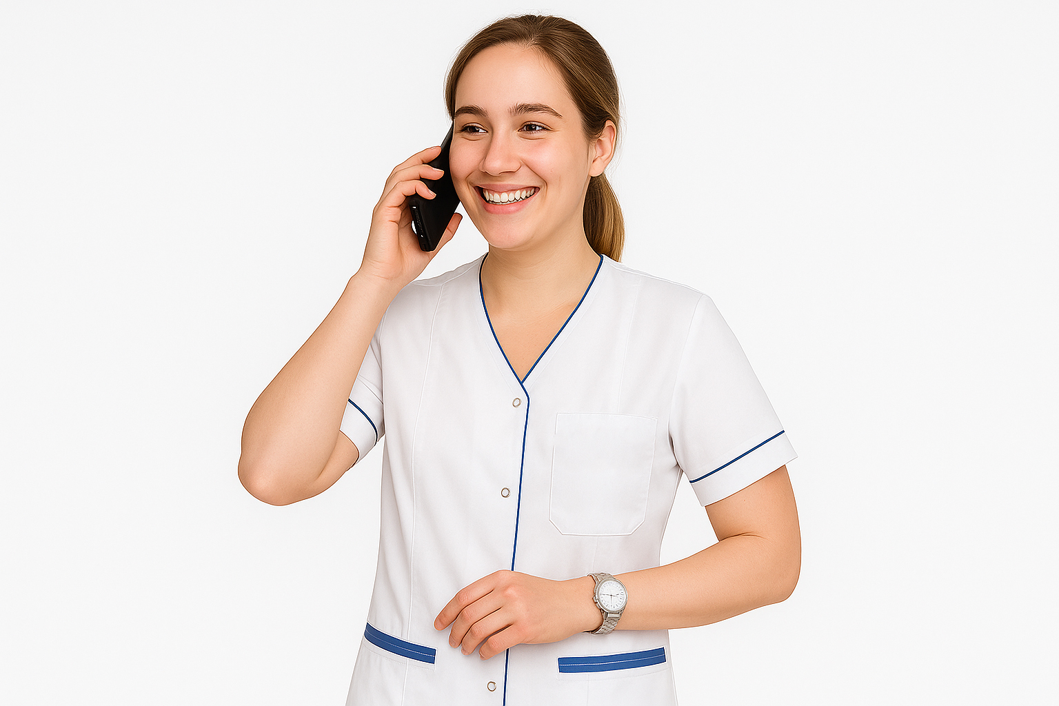 Żakiet medyczny damski Aurelia kolor biały-medicstar5 Żakiet medyczny damski Aurelia posiada bardzo wygodny, kobiecy krój. dwie dolne duże kieszenie, Możliwość zamówienia fartucha z długim rękawem, lub ¾. Rękawy zakończone są ozdobnymi lamówkami Żakiet medyczny damski Aurelia polecamy dla Pań które poszukują wygodnej odzieży medycznej uszytej z lekkiej, tkaniny w dobrej cenie. Została zaprojektowana tak, by w codziennej pracy czuć się swobodnie i komfortowo. Przewaga bawełny gwarantuje przewiewność i komfort noszenia w każdej sytuacji. Tkanina jest miękka i miła w dotyku. Możliwe jest również zamówienie odzieży w innej kolorystyce i w innych tkaninach niż te dostępne w sklepie internetowym jednak bez możliwości zwrotu ani wymiany. W celu dokonania takiego zamówienia prosimy o kontakt mailowy lub telefoniczny z biurem. Na Państwa życzenie wysyłamy próbniki tkanin. Istnieje możliwość nadruku lub haftu Tkanina 65% bawełna 35% poliester Gramatura 175 g/m2 Temperatura prania do 60 stopni C