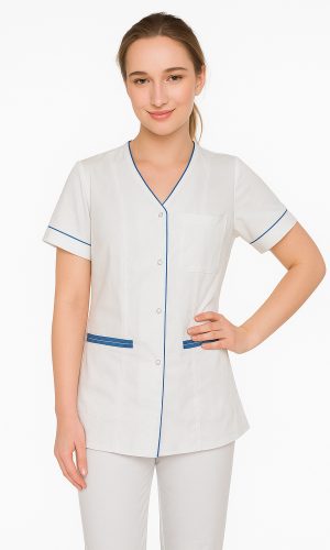 Żakiet medyczny damski Aurelia posiada bardzo wygodny, kobiecy krój. dwie dolne duże kieszenie, Możliwość zamówienia fartucha z długim rękawem, lub ¾. Rękawy zakończone są ozdobnymi lamówkami Żakiet medyczny damski Aurelia polecamy dla Pań które poszukują wygodnej odzieży medycznej uszytej z lekkiej, tkaniny w dobrej cenie. Została zaprojektowana tak, by w codziennej pracy czuć się swobodnie i komfortowo. Przewaga bawełny gwarantuje przewiewność i komfort noszenia w każdej sytuacji. Tkanina jest miękka i miła w dotyku. Możliwe jest również zamówienie odzieży w innej kolorystyce i w innych tkaninach niż te dostępne w sklepie internetowym jednak bez możliwości zwrotu ani wymiany. W celu dokonania takiego zamówienia prosimy o kontakt mailowy lub telefoniczny z biurem. Na Państwa życzenie wysyłamy próbniki tkanin. Istnieje możliwość nadruku lub haftu Tkanina 65% bawełna 35% poliester Gramatura 175 g/m2 Temperatura prania do 60 stopni C