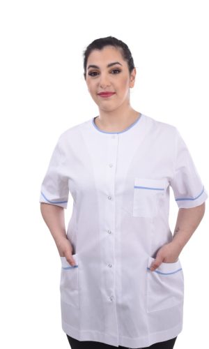 Wyjątkowy wygląd i funkcjonalność! Fartuch medyczny damski Emma Plus Size z błękitnymi lamówkami. Zamów już teraz na medicstar.pl!