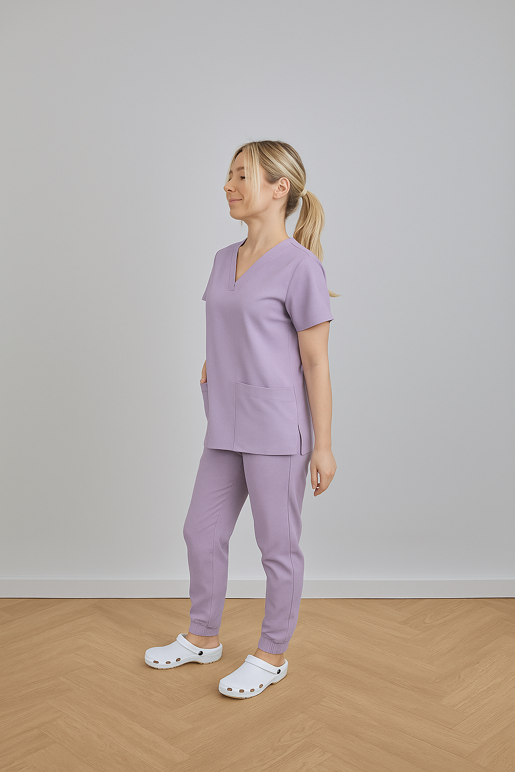 ChatGPT Image Dec 10, 2025, 06_02_37 PM Komplet medyczny damski Medicstar Cosmo Super Flex, kolor lawenda Bluza Atena, spodnie Joggery Cosmo Flex - obrazek 2