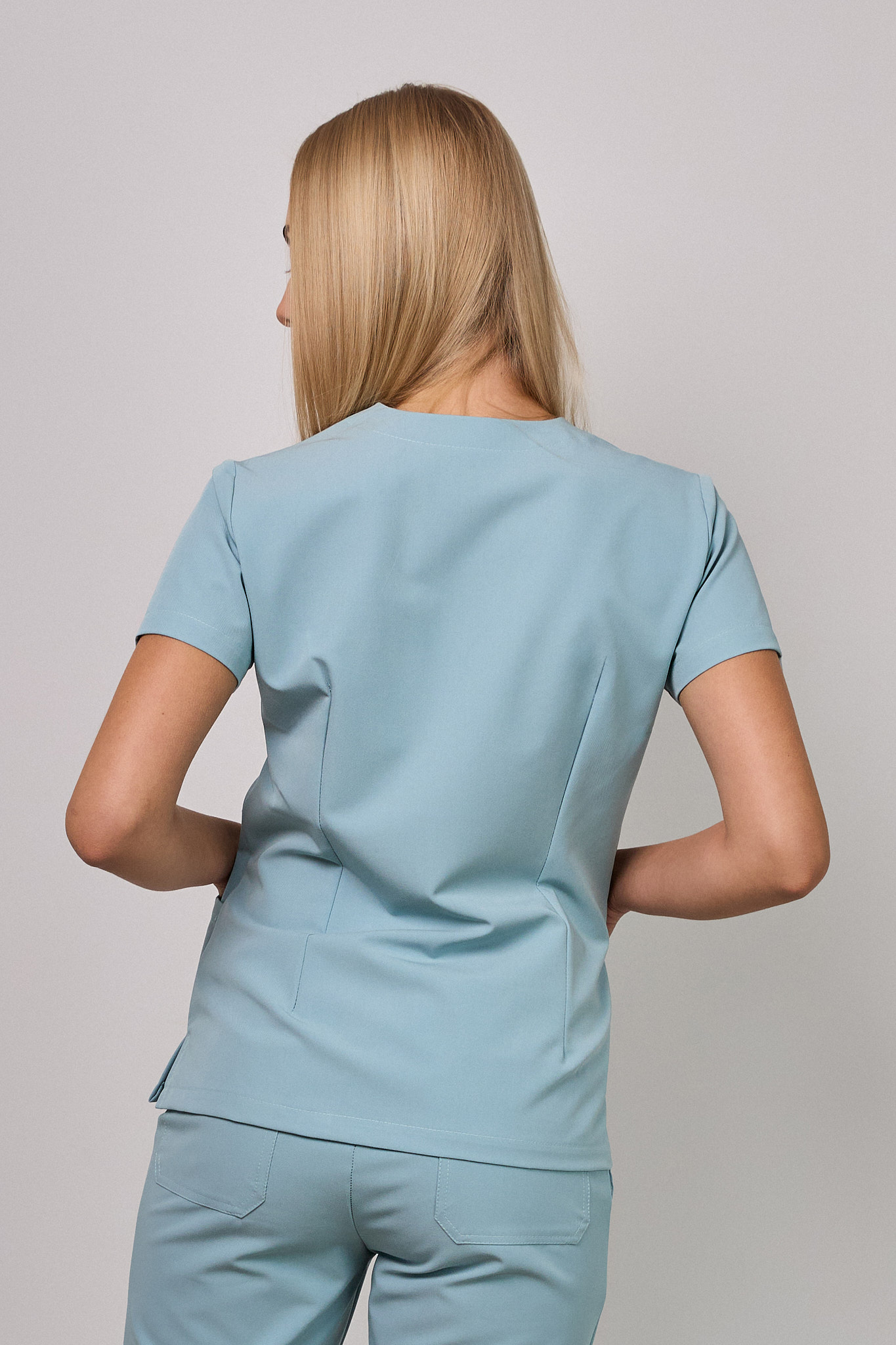 Komplet medyczny damski Medicstar Cosmo Super Flex, kolor jasny błękit Bluza Atena, spodnie Joggery Cosmo Flex3 Komplet medyczny damski Medicstar Cosmo Super Flex, kolor jasny błękit Bluza Atena, spodnie Joggery Cosmo Flex - obrazek 2